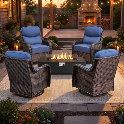 Ensemble de 5 chaises pivotantes en osier pour patio extérieur avec table de foyer au propane divisée