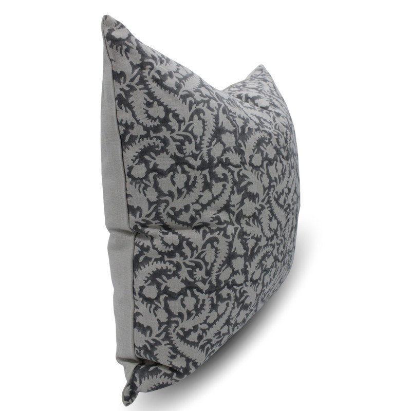 Housse de coussin d'intérieur / extérieur Floral Linen, 18 po x 18 po, Gris / motif floral blanc 3, Carré