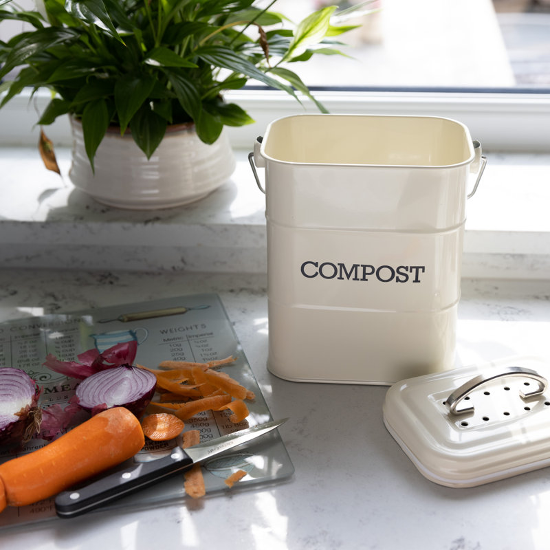 Living Nostalgia 3L Metal Compost Odor Resistant Indoor Compost Bucket, Cream
