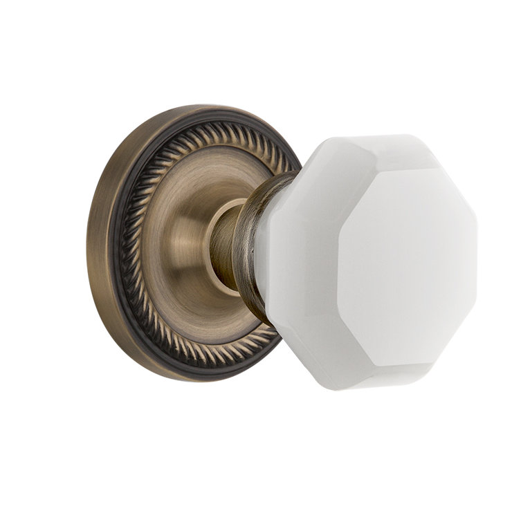 Rosette en corde avec bouton de lait blanc Waldorf, Laiton antique, 2-3/8 po