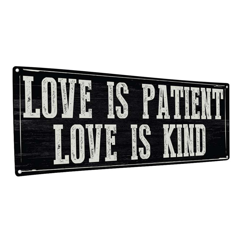 Décoration murale en métal «Love is patient», H 4,25 po x l 11,5 po x P 0,04 po