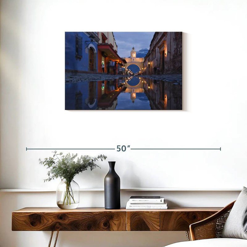 Nicci Antigua Street After The Rain, H 20 po x l 30 po