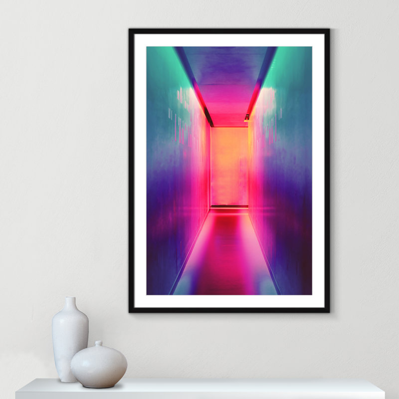 Imprimé «Neon Wonderland» par Efe Kurnaz, H 41,5 po x l 29,5 po x P 1,25 po, Cadre noir mat