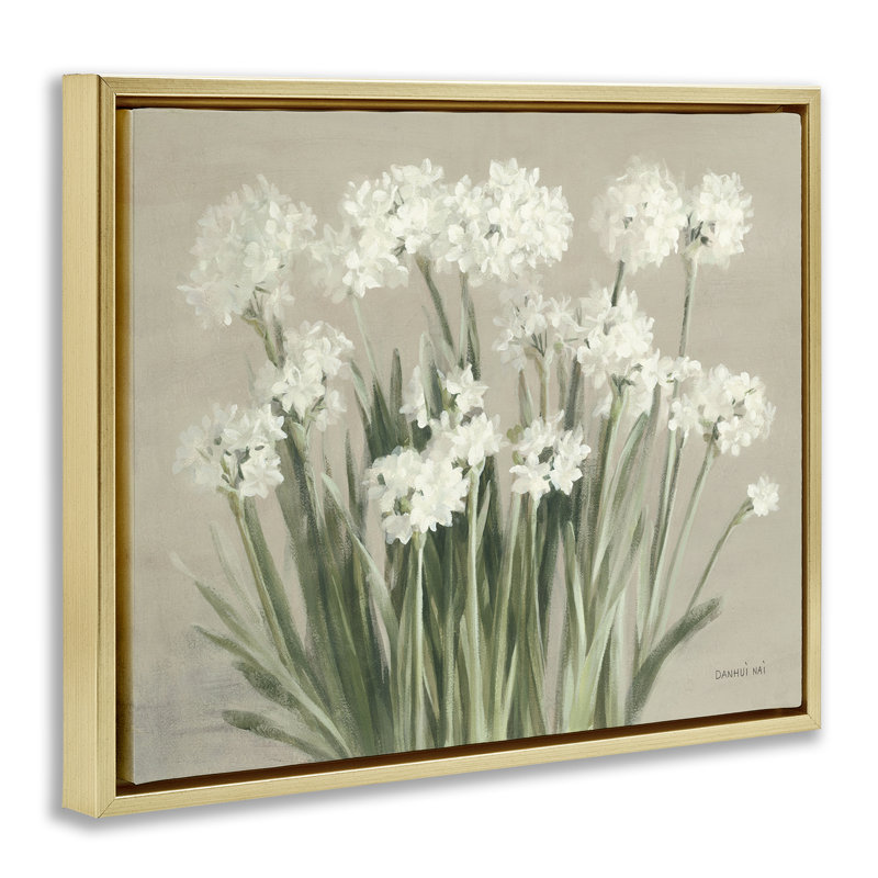 «Snowy Floral» par Danhui Nai, Cadre flottant métallique doré, H 17 po x l 21 po