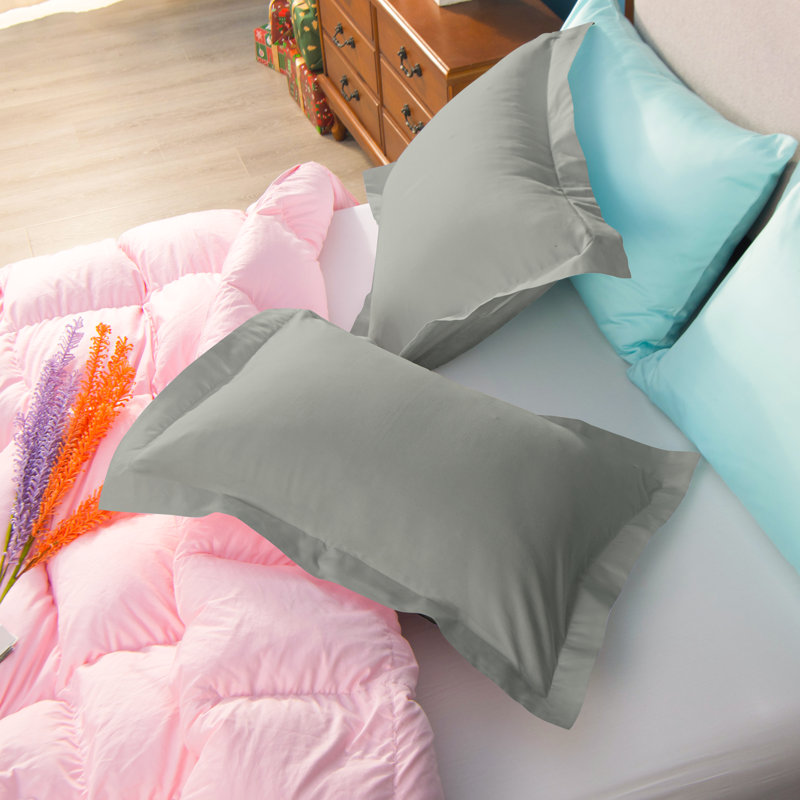 Sham Set, Smoky Gray, Queen