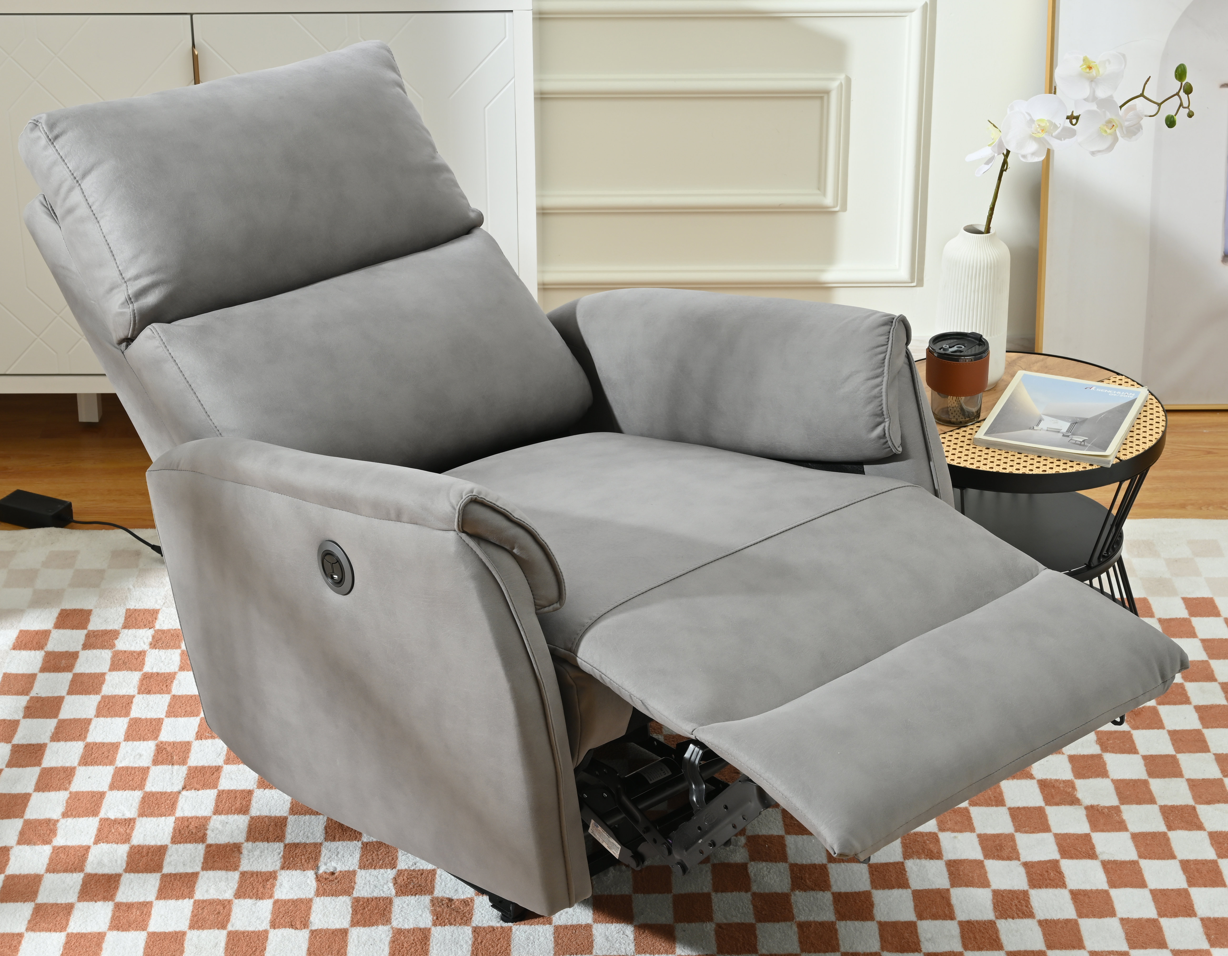 Latitude Run® Mineko Recliner