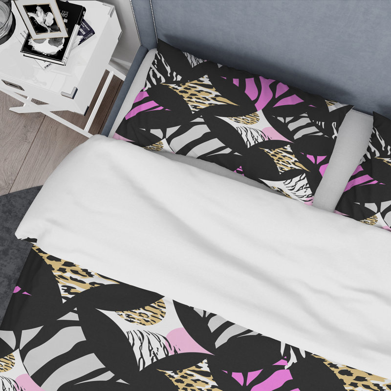 Black/Pink Microfiber 3 Piece Duvet Cover Set, King Duvet Cover + 2 King Shams