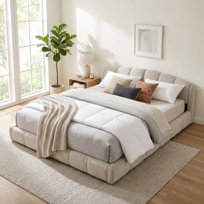 Structure de lit tapissier très grand en chenille, tête de lit courbée épaisse et pied de lit enveloppé, lit de plancher à profil bas, aucun sommier tapissier requis, mobilier de chambre à coucher rembourré doux