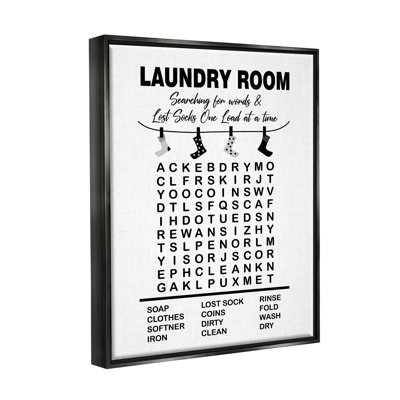 Blanchisserie, recherche de mots, chaussettes perdues suspendues par lettrage et doublure - reproduction de cadre flottant sur toile