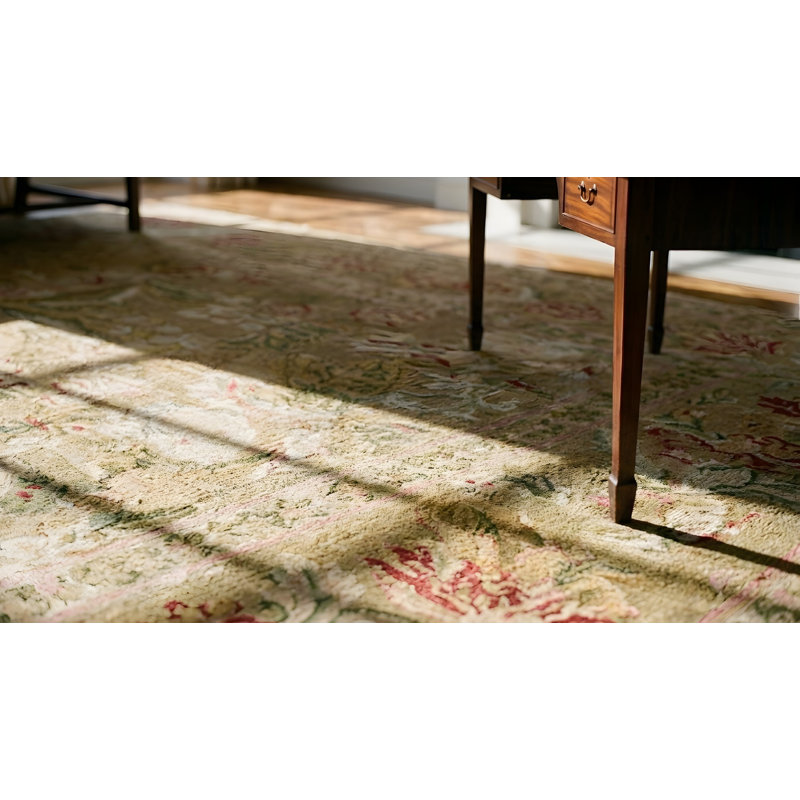Antique Herekeh Turkish Knotted Rug