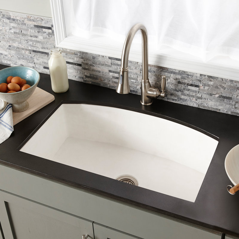 Quartet 33" L x 20.5" W Farmhouse/Apron Kitchen Sink, Pearl