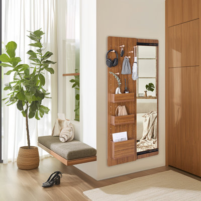 Armoire en bois avec miroir et armoire de rangement en noyer