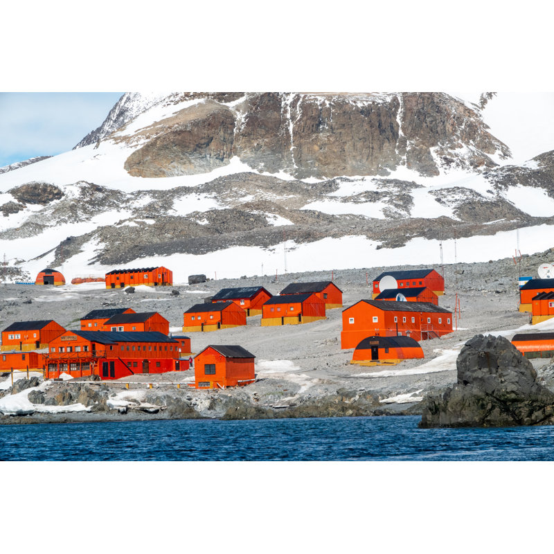 Vue panoramique de la péninsule Antarctique (station scientifique d'Esperanza) par Bdpoto, H 32 po x l 48 po