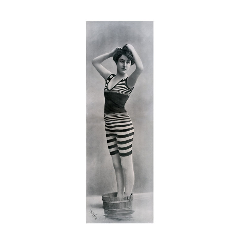 Art sur toile Reutlinger Studio Belle Epoque Baigneuse prenant un bain de pieds, 1898, H 32 po x l 10 po
