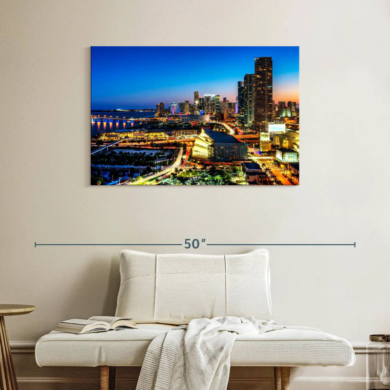 Sirci, centre-ville de Miami la nuit, H 26 po x l 39 po