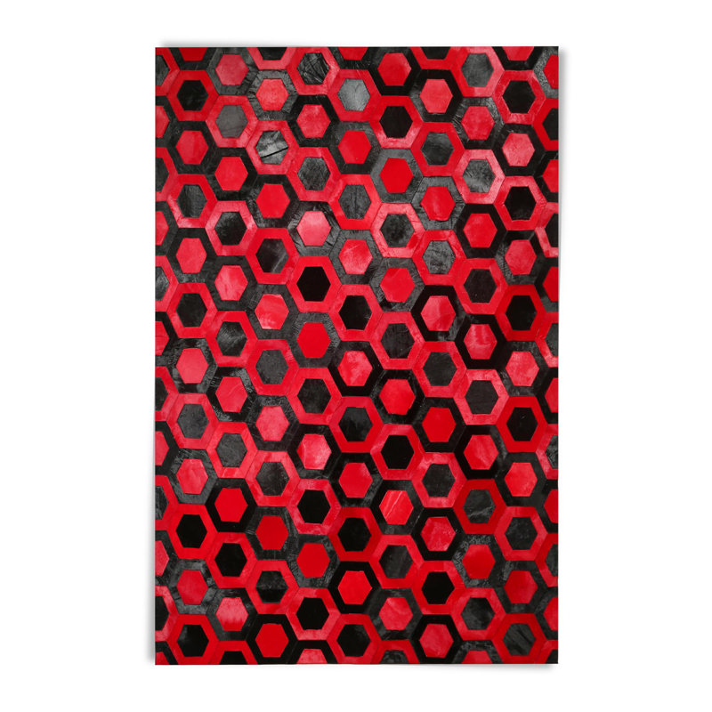 Tapis rouge et noir en cuir de vache hexagonal, Rectangle de 10 pi x 14 pi