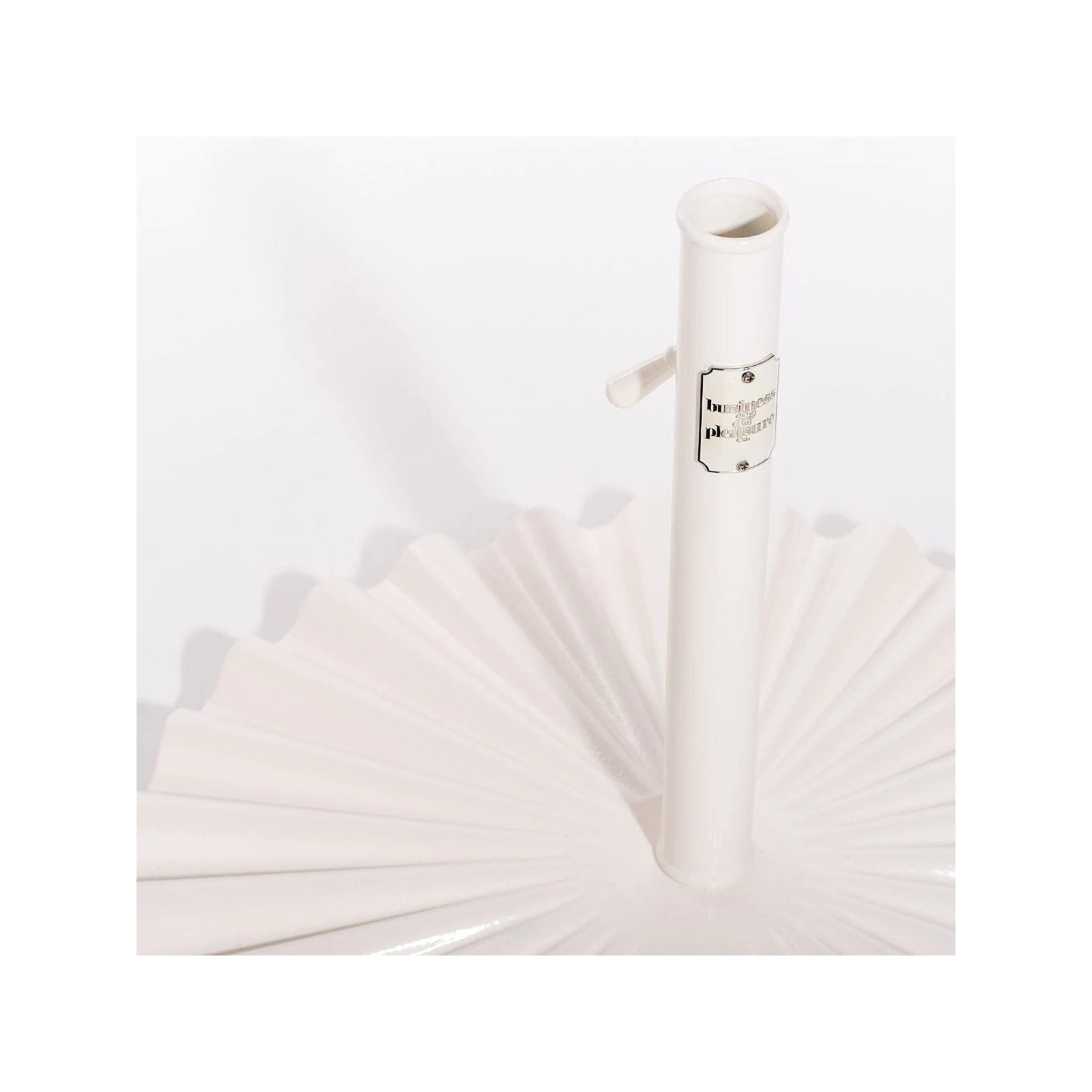 The XL Clamshell Base - 90 Lbs, White