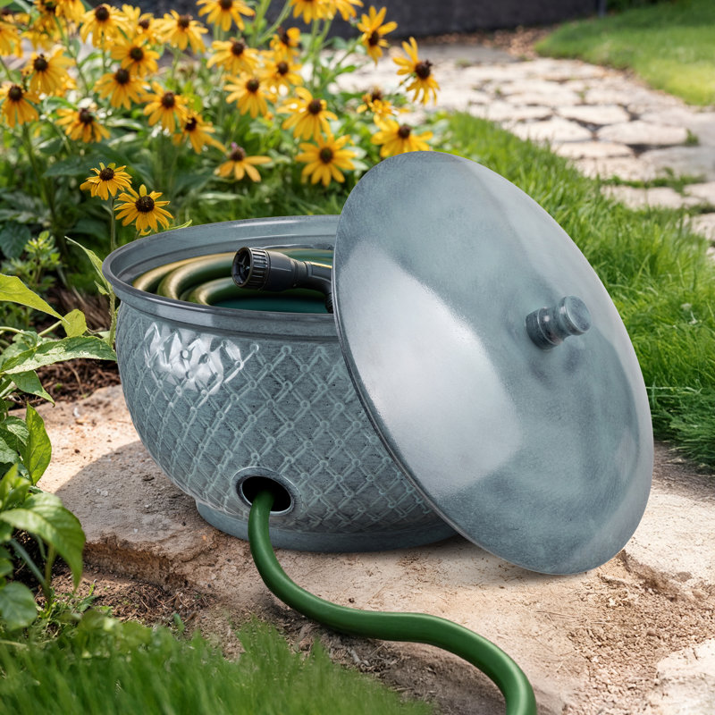 Porte-tuyau de jardin en métal gaufré à la main avec couvercle, patine, Sarcelle