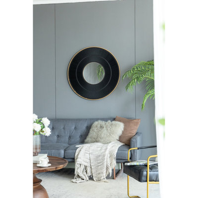 Le miroir de 31,5 po x 1,2 po x 31,5 po avec fer doré ajoute un charme neutre à la décoration intérieure 31,5 x 1,2 x 31,5 po