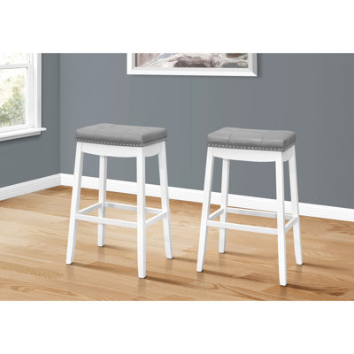 2 tabourets de bar, siège à hauteur de selle, revêtement en similicuir gris sur base en bois blanc, rembourrage en mousse pour le confort, tabouret de 2 repose-pieds robuste, assise de bar, rembourrage confortable en bois et