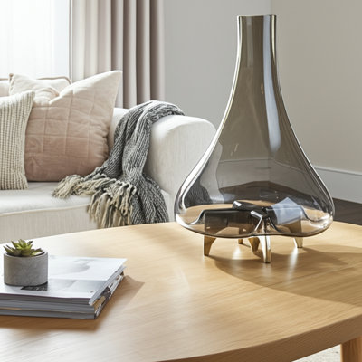 Vase en verre avec base en aluminium et design sculptural moderne