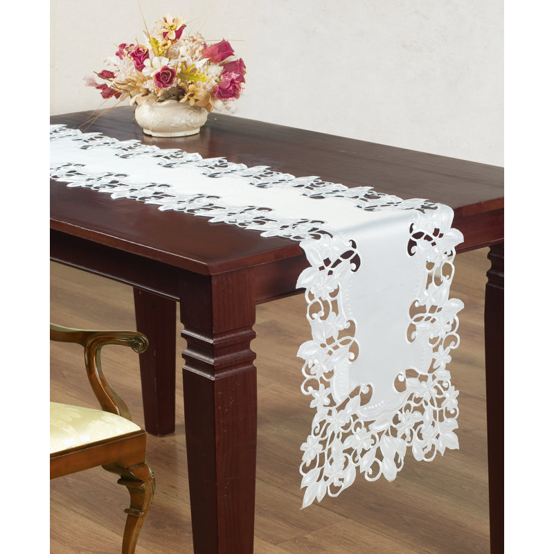 Chemin de table en dentelle blanche avec broderie ajourée élégante pour table de salle à manger et décoration de Noël de table