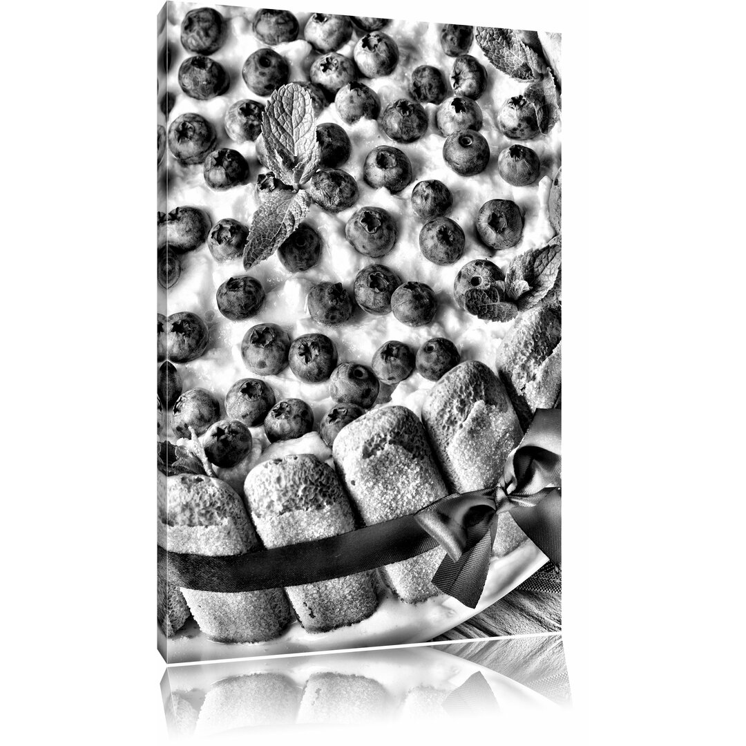 Leinwandbild Obsttorte Blaubeeren in Monochrom