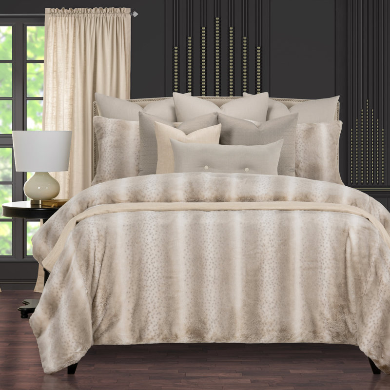 Night On The Town Faux Fur Duvet Cover & Insert Set, Queen Duvet Cover + 4 Shame + 4 Throw Pillows