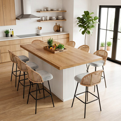 Tabouret de bar rembourré à dossier plein en rotin