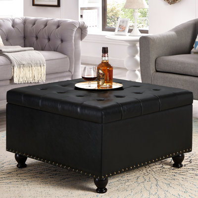 Grand format avec rangement et rembourrage mi-doux pour une détente optimale. Intérieur spacieux et confortable.