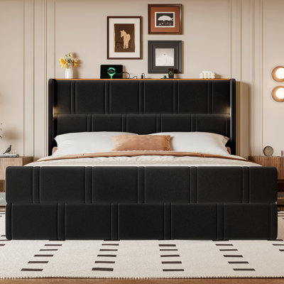 Lit plateforme King Size avec tête de lit rembourrée de 140 cm, lampe de lecture et station de recharge, sans sommier, noir