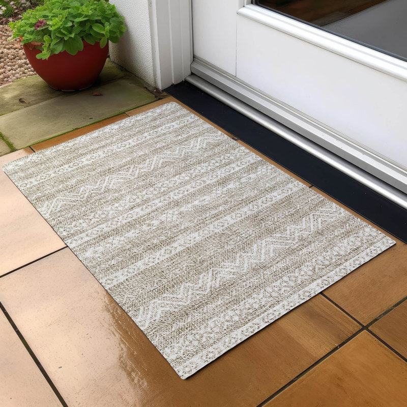 Tapis intérieur / extérieur Cean avec envers antidérapant, Rectangle 1'8" x 2'6"