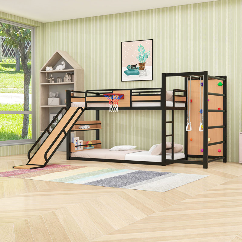 Lit superposé simple TG au-dessus de simple TG avec tablettes, glissade, panier de basketball, mur d'escalade, anneaux rétractables et garde-corps