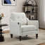 Fauteuil rembourré avec accoudoirs carrés et capitonnés-579925322
