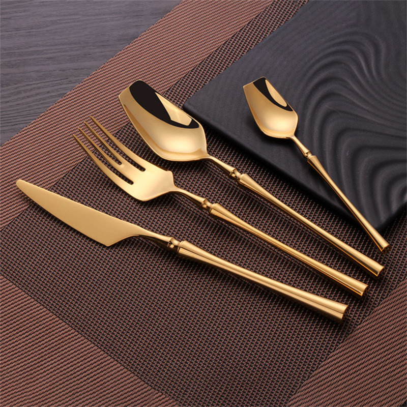 Ensemble de couverts Demi-Mai, service pour 4, Or