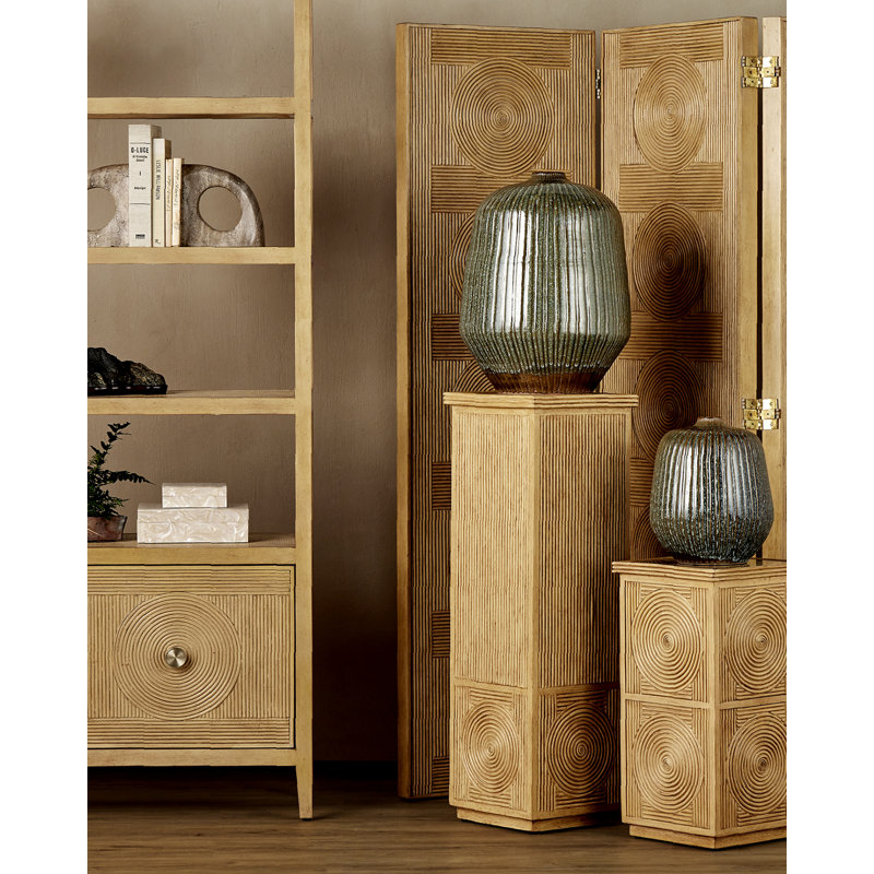 Shoulder Medium Vase, 20.5" H x 16" W x 16" D