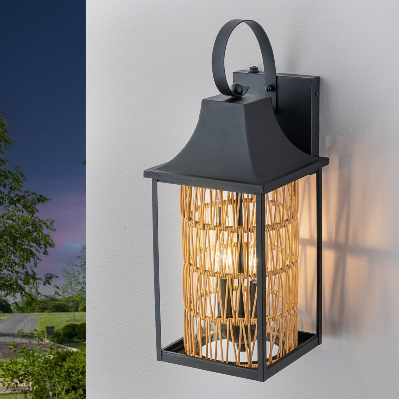 Lanterne murale d'extérieur moderne avec abat-jour en rotin tissé à la main Modern Farmhouse, H 20,5 po x l 8 po x P 9 po