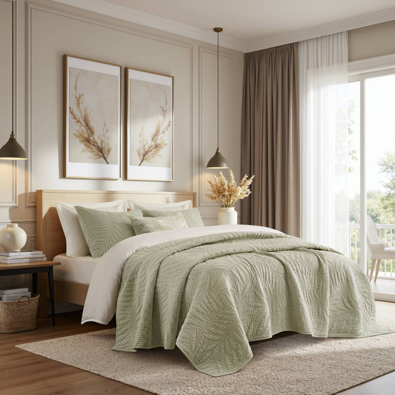Breathable Cotton Quilt Set with Temperature-Regulating Touch