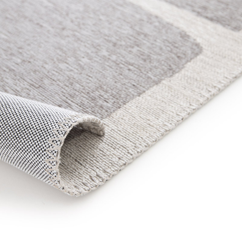 100% recycled polyester chenille rug with an artisan look
