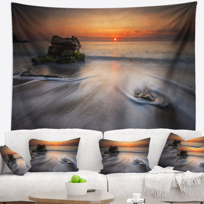 Tapisserie plage plage orageuse avec vagues blanches, H 32 po x l 39 po