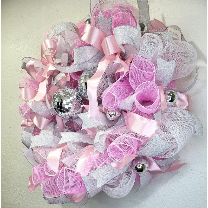 Couronne en maille rose, blanche et argentée