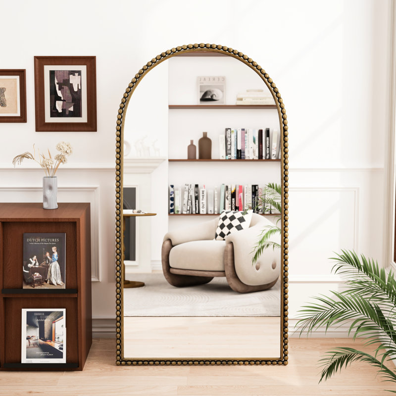 Charmant miroir arqué pleine longueur charmant avec pieds de soutien solides pour la chambre à coucher et le salon