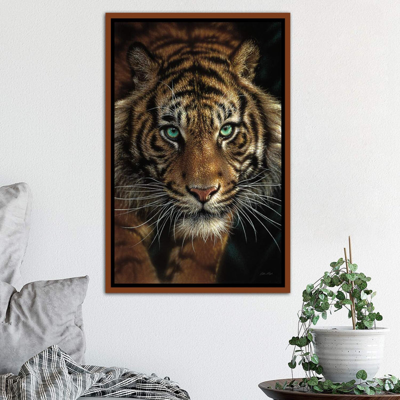 Œil du tigre par Collin Bogle Print, Toile avec cadre en bois classique, H 26 po x l 18 po x P 1,5 po