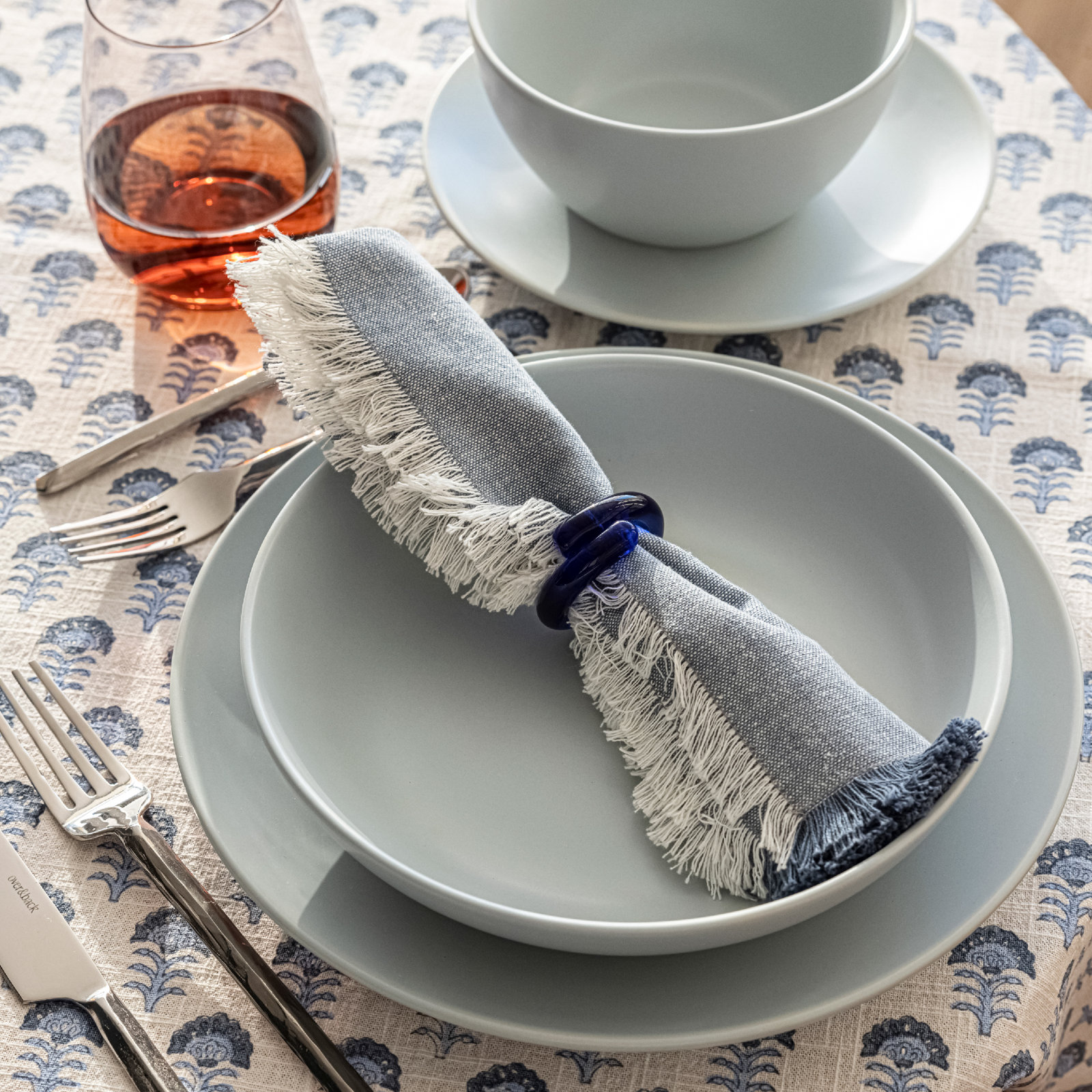 over&back Coupe 16-Piece Semi Hand-Finished Stoneware Dinnerware Set, Service for 4, Blue