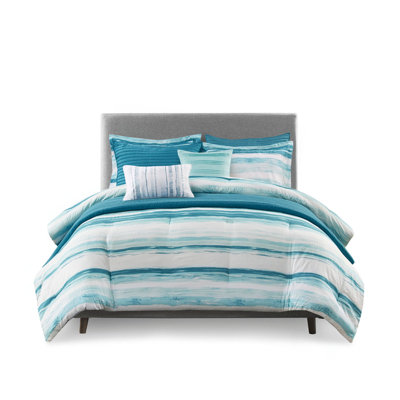 8 Piece Printed Seersucker Comforter And Quilt Set Collection