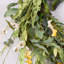 Couronne de fleurs artificielle 24 "à demi-anneau avec baies et feuilles de fleurs sauvages pour porte d'entrée-742655281