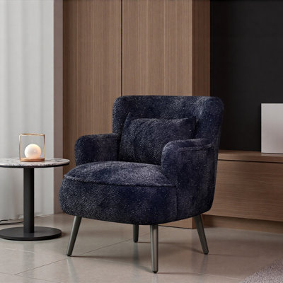 Fauteuil de loisir léger et luxueux.