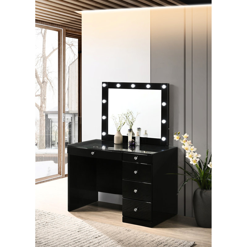 Meuble-lavabo de chambre à coucher noir 3 pièces avec comptoir en verre trempé de 8 mm, lumières DEL sur le miroir et 5 poignées brillantes et glamour dans un décor lumineux, tabouret pivotant confortable