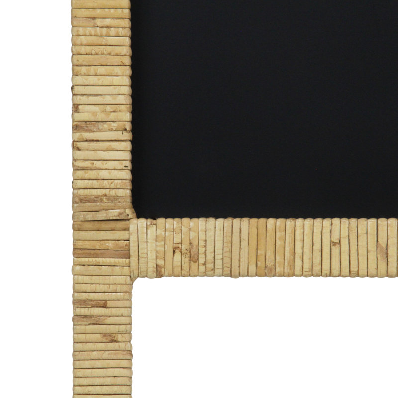 Tableau noir courbé debout enveloppé de rotin, H 40,25 po x l 16,75 po