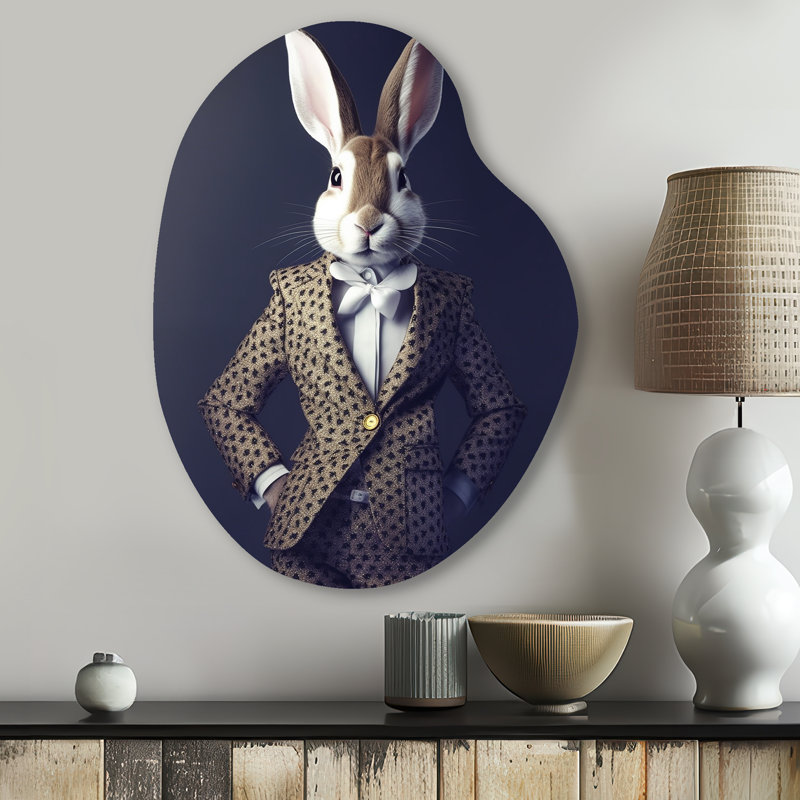 Lapin blanc en costume de fantaisie - animaux, forme de poire, art mural en métal asymétrique, H 30 po x l 22 po